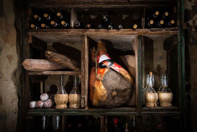 prosciuttificio in toscana